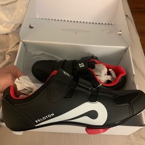 Peloton cycling shoes - NIB w/ clips attached